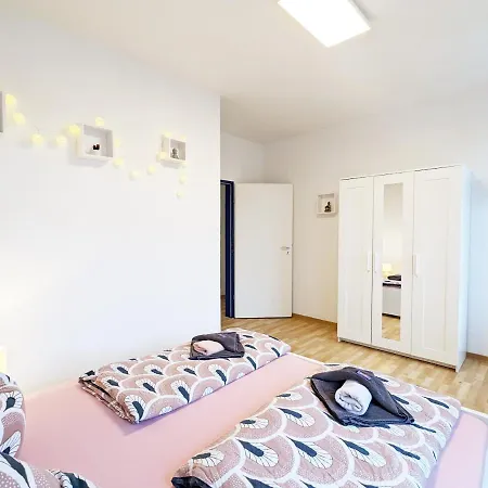 Lichtdurchflutete Helle Mit Garten Sauna & Pool - Hw3 *